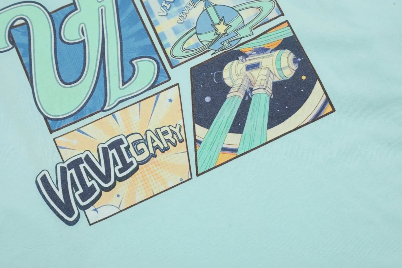 VIVI8820 vivienne west wood Vivienne American baseball style heavy industry multi-color printed Saturn long sleeves Super design sense Super practical for wearing inside and outside 200G thin base Size: S M L mint green haze blue dirty pink